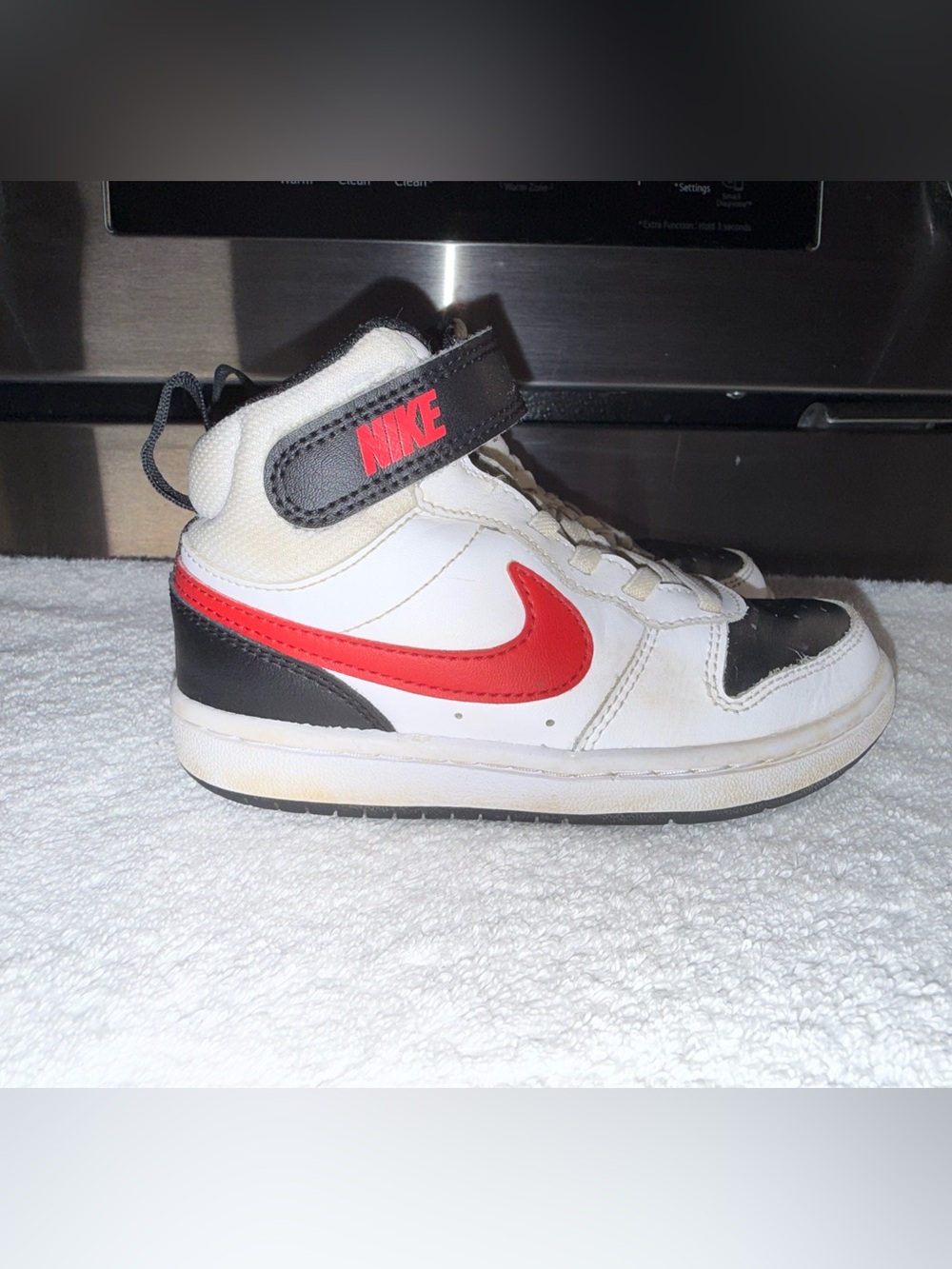Nike Court Borough Mid 2 White Red Black Kids High-Top Sneaker Size 11C
